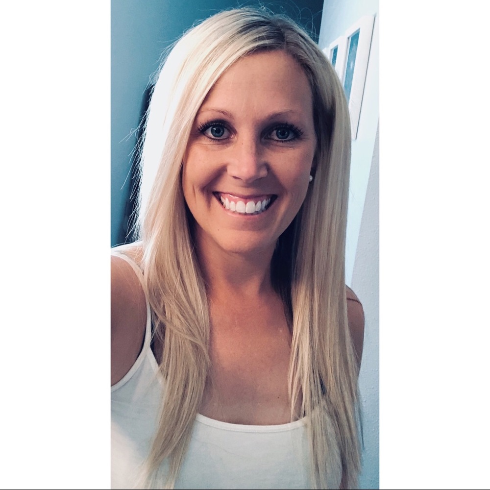 ✨Lori - Posh Ambassador✨